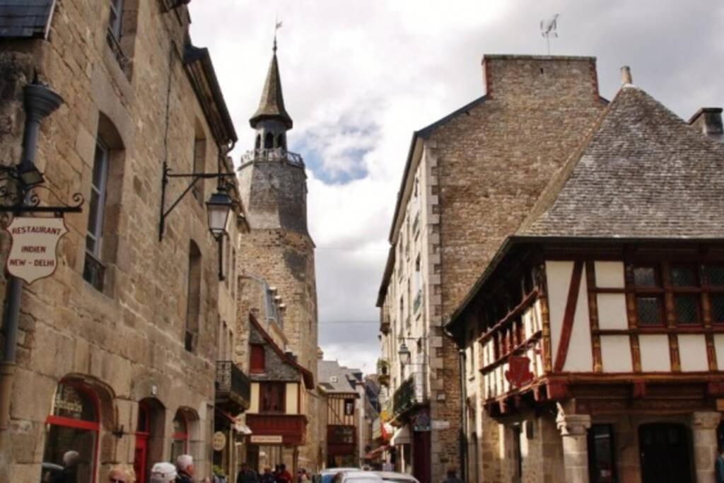 T2 Situe Au Coeur Du Centre Historique De Dinan Apartment Bagian luar foto