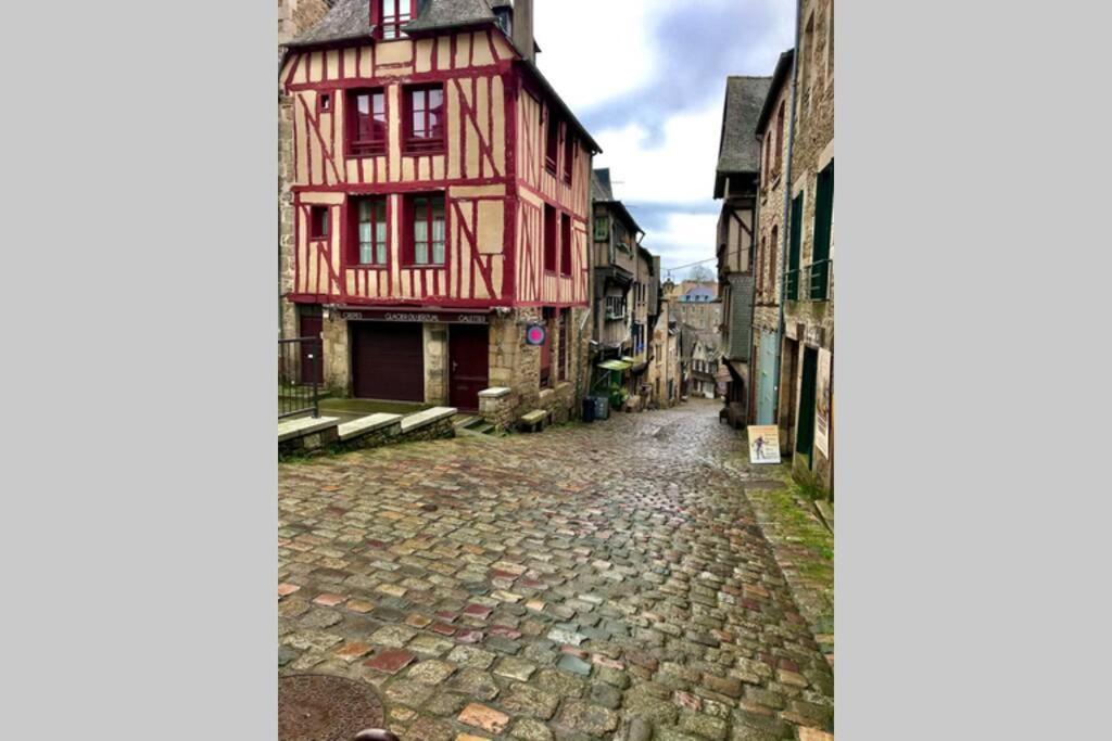T2 Situe Au Coeur Du Centre Historique De Dinan Apartment Bagian luar foto
